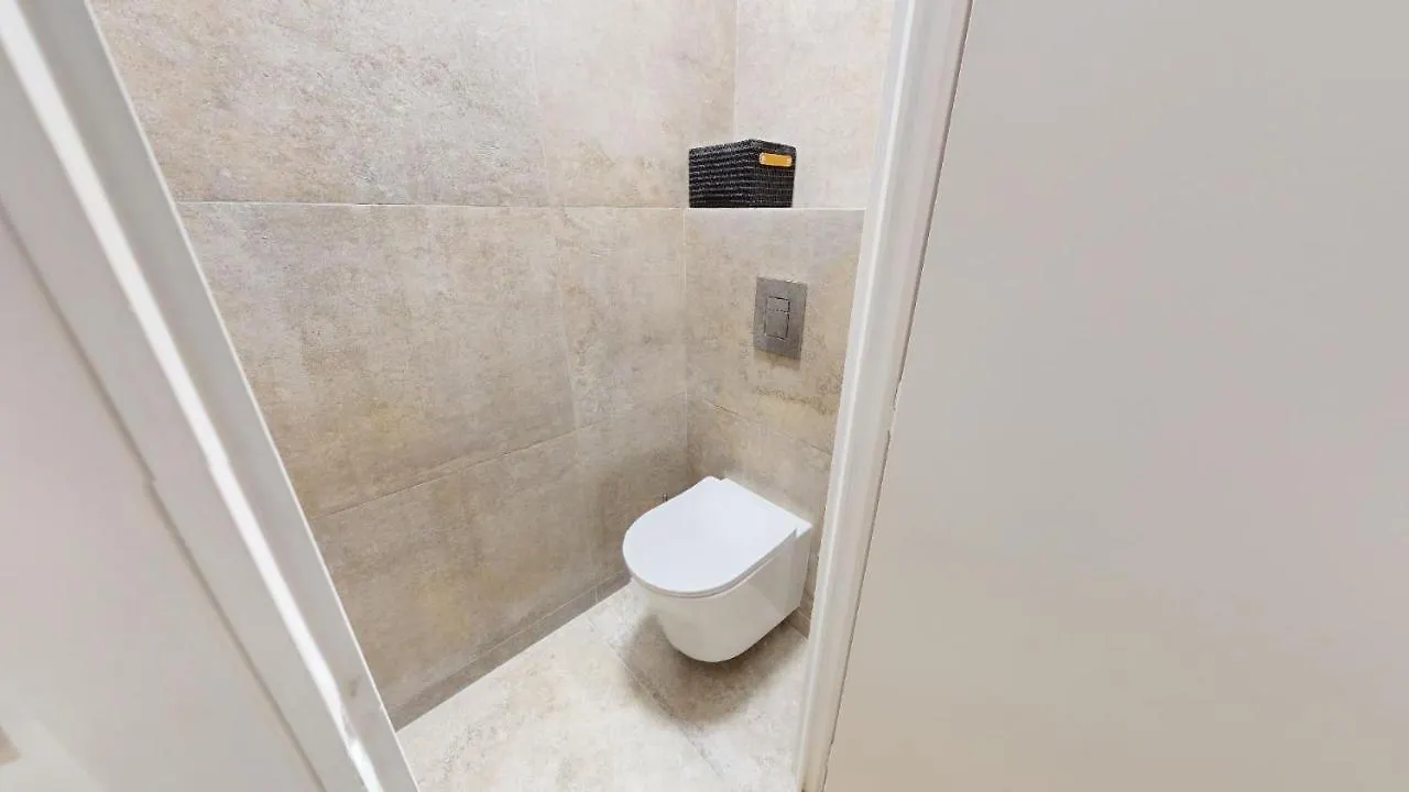 Cosy, 1 Bedroom Near Port Nice