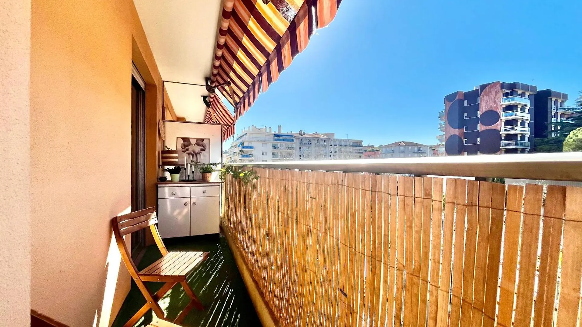 Cosy, 1 Bedroom Near Port Nice 0*,  Frankrijk